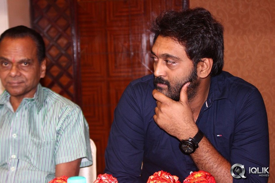 Yevadu-Movie-Success-Tour